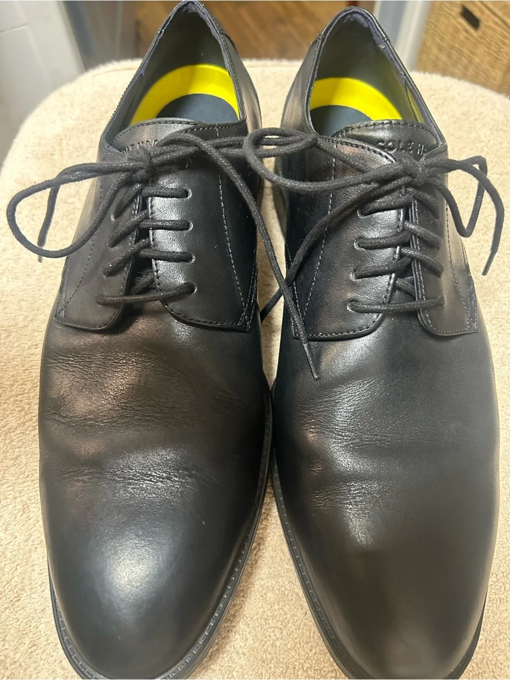COLE HAAN HAWTHORNE smooth black leather  mens oxfords EUC size 10M little wear